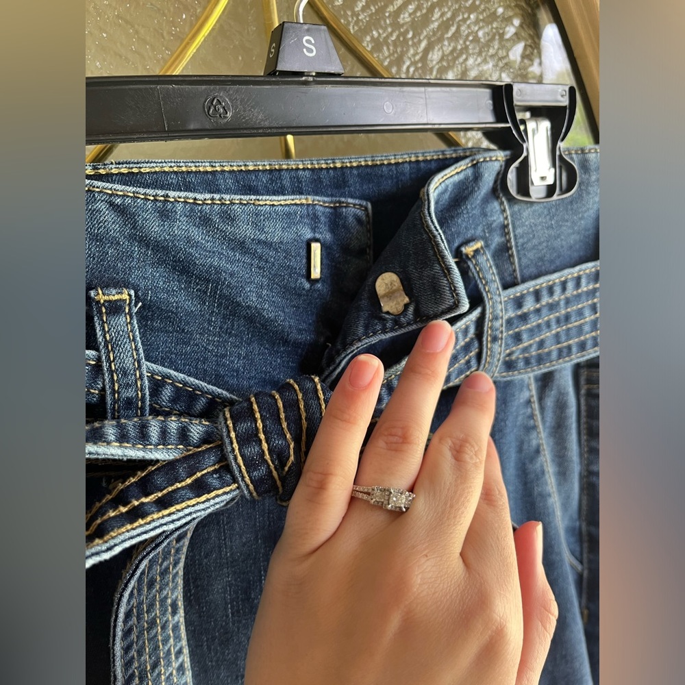 Sneak Peek High-Waist Wide-Leg Blue Jeans with Tie Belt - Picture 6 of 7